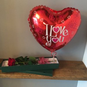 Balloon and Rose Box